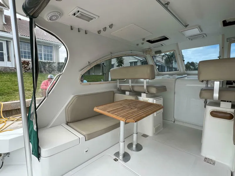 Slide: The Image of Mainship Pilot 34 2000 - 5