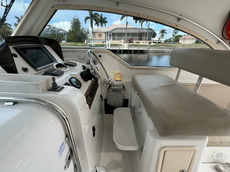 Slide: The Image of Mainship Pilot 34 2000 - 8