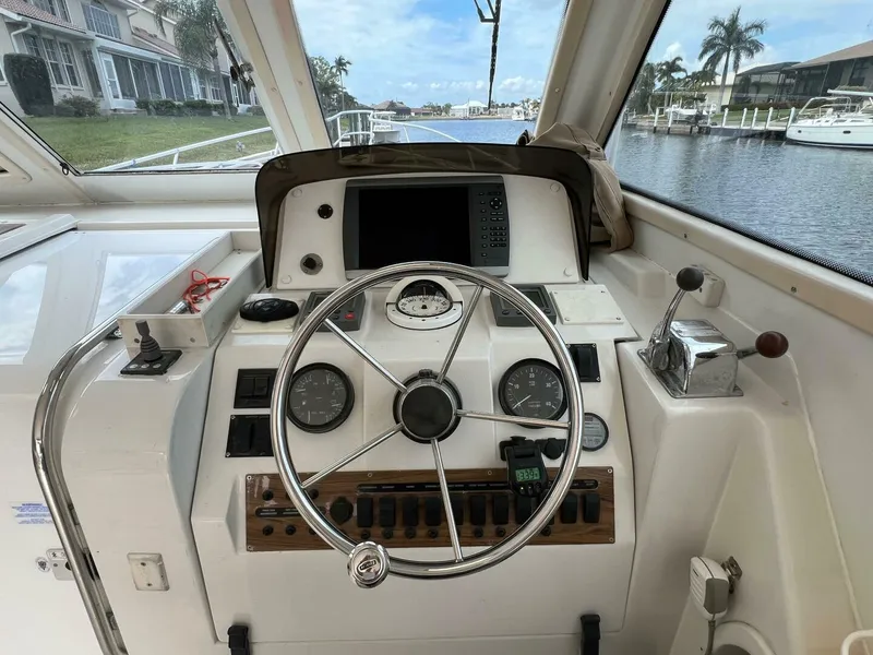 Slide: The Image of Mainship Pilot 34 2000 - 9