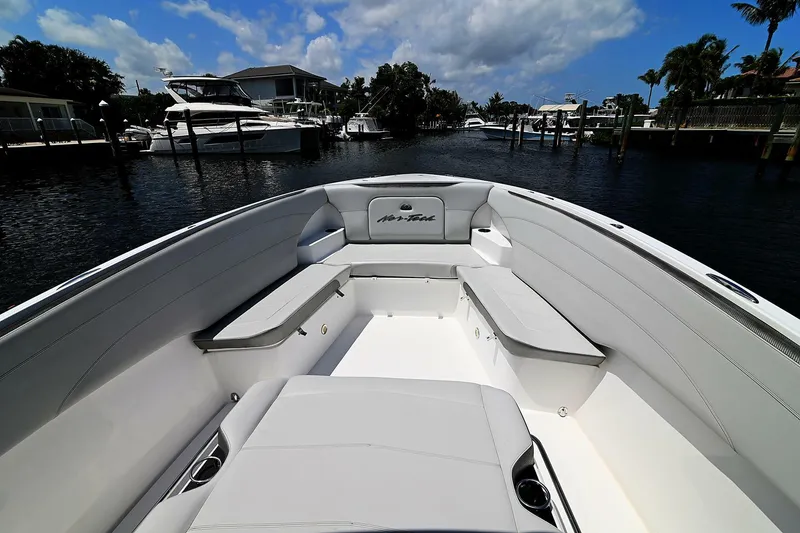 Slide: The Image of Nor-Tech 340 Sport 2020 - 11