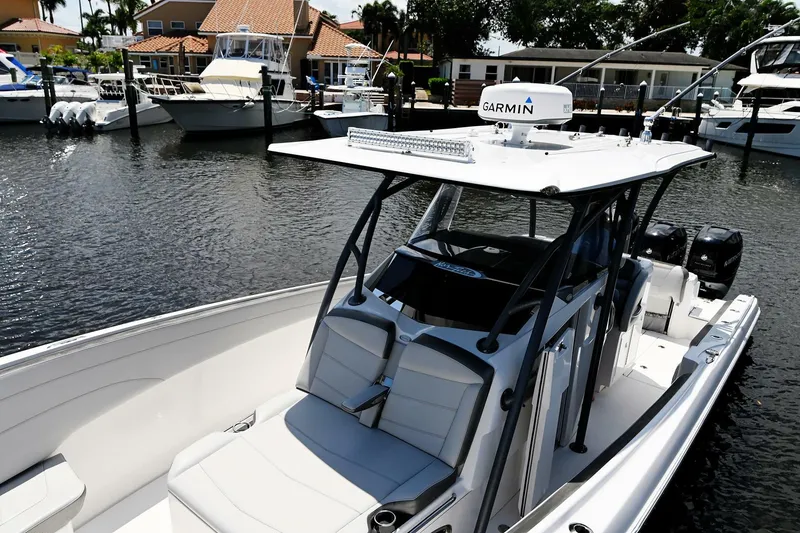 Slide: The Image of Nor-Tech 340 Sport 2020 - 15