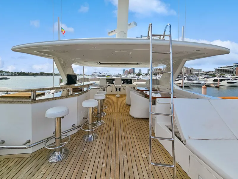 Slide: The Image of Ocean Alexander 83 2010 - 22