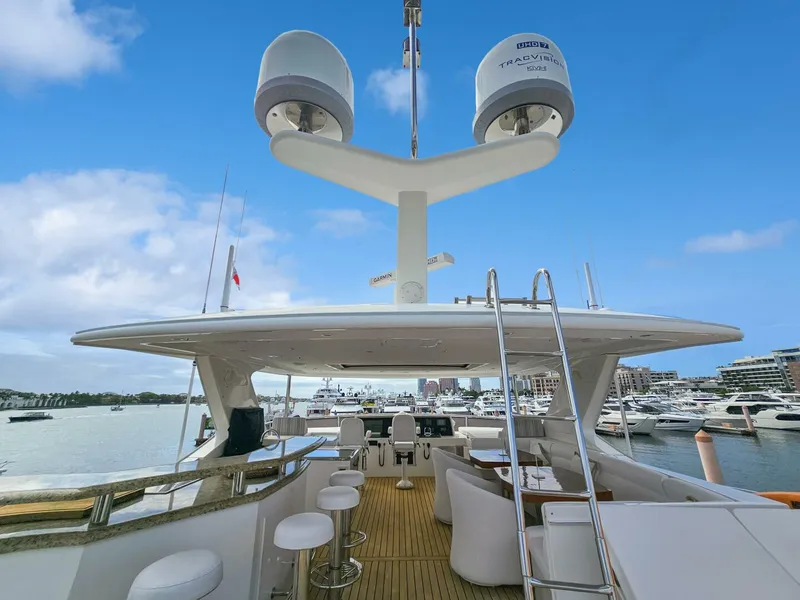 Slide: The Image of Ocean Alexander 83 2010 - 23