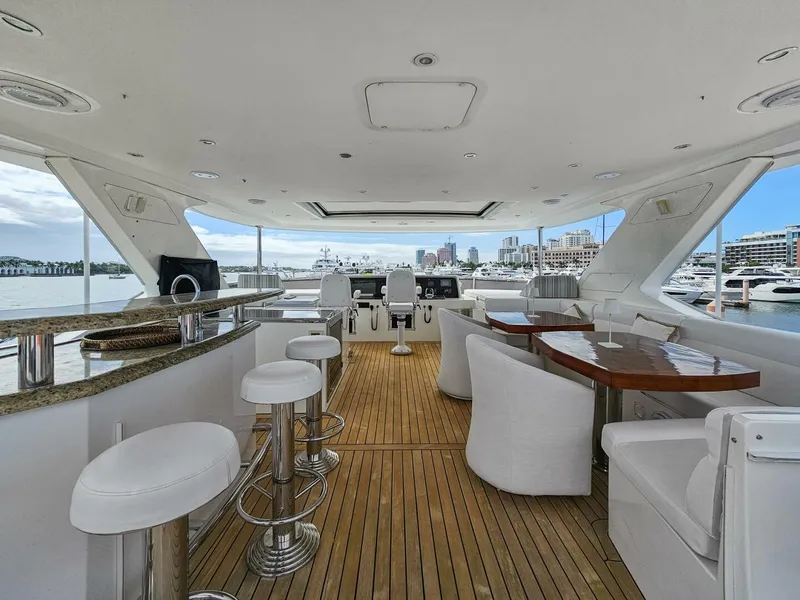 Slide: The Image of Ocean Alexander 83 2010 - 24