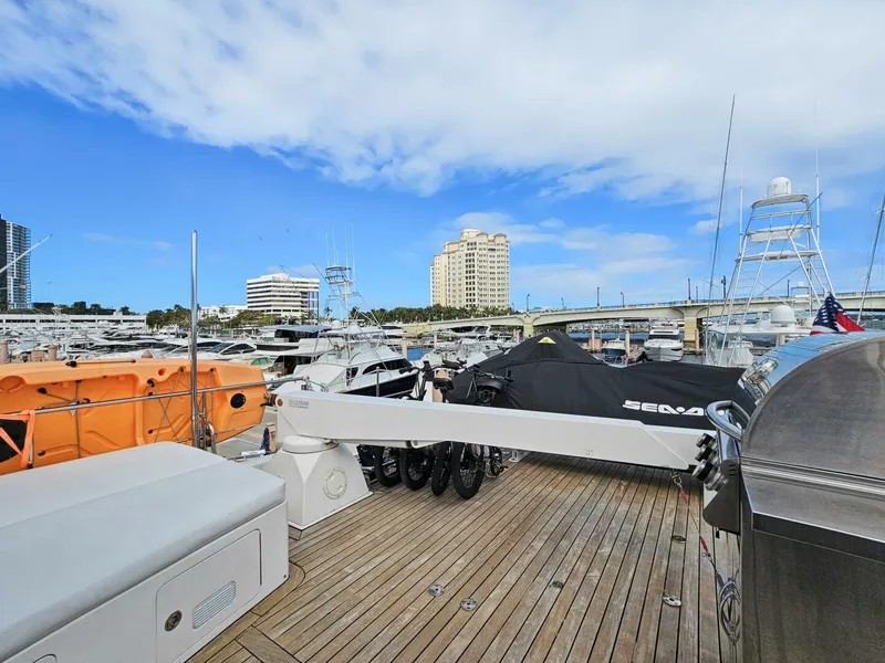 Slide: The Image of Ocean Alexander 83 2010 - 35