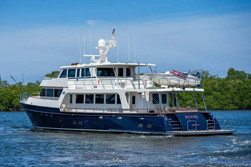 Slide: The Image of Marlow Explorer Enclosed Bridge (CB) 2013 - 82