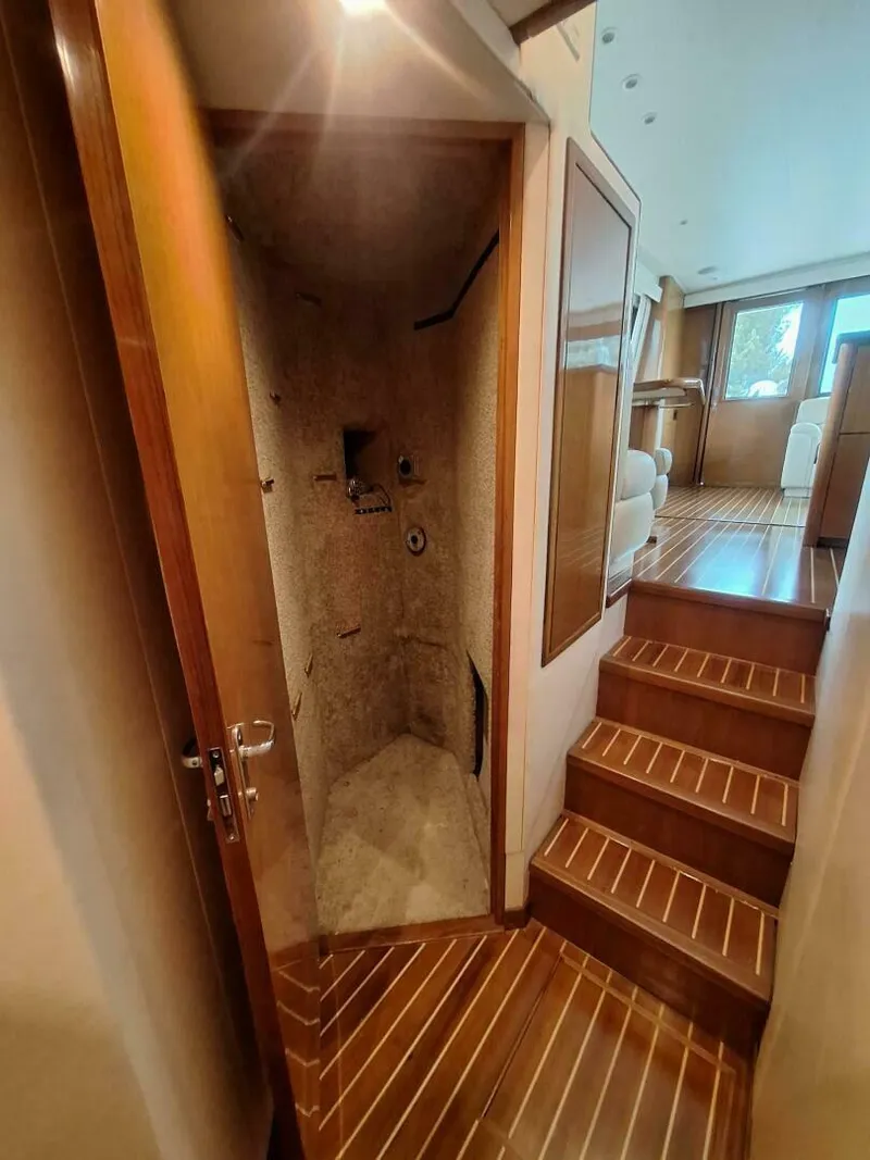 Slide: The Image of Viking 55 Convertible 2000 - 54
