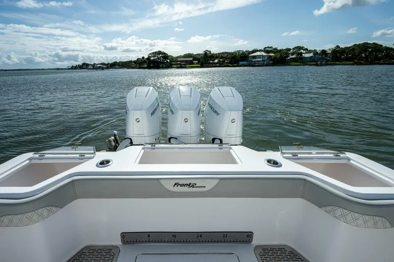 Slide: The Image of Front Runner Center Console 2021 - 15