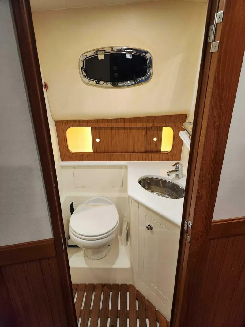 Slide: The Image of Mainship M34 Pilot 2016 - 17