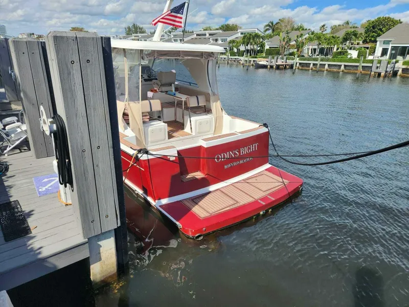 Slide: The Image of Mainship M34 Pilot 2016 - 2