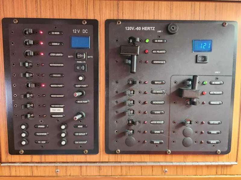 Slide: The Image of Mainship M34 Pilot 2016 - 9