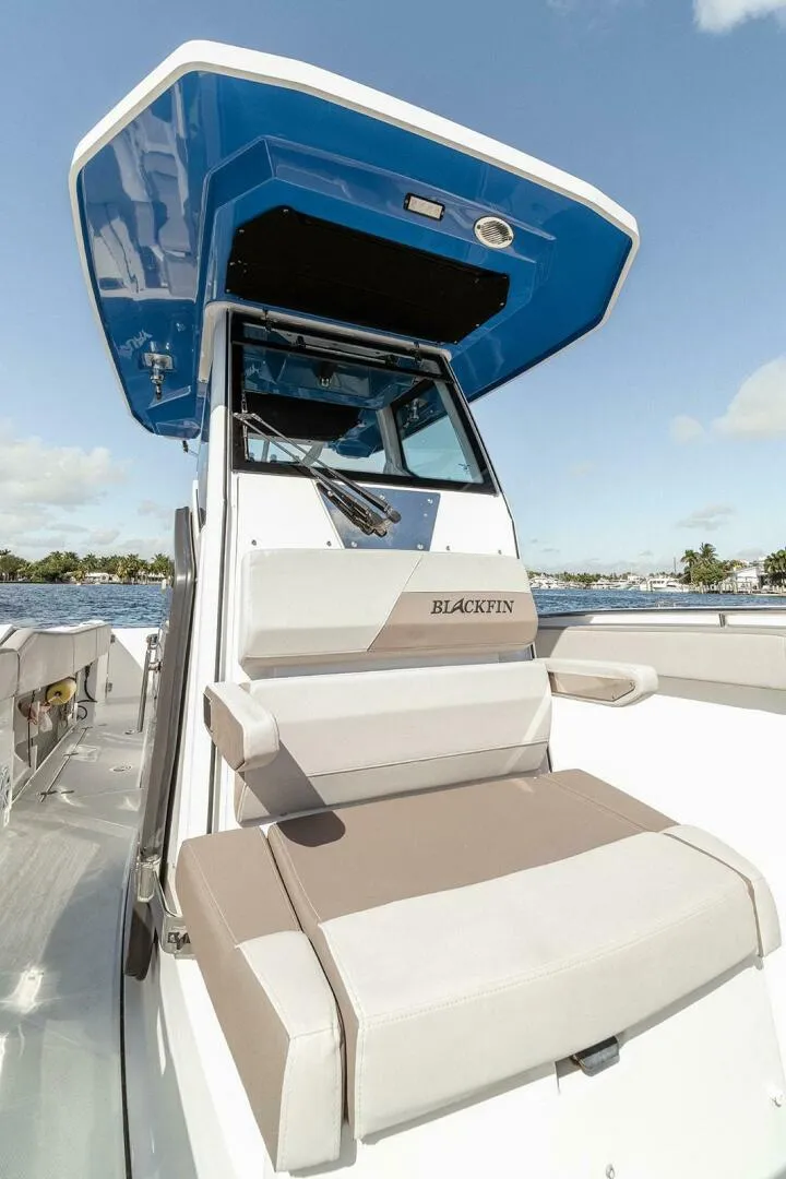 Slide: The Image of Blackfin 272 CC 2018 - 21
