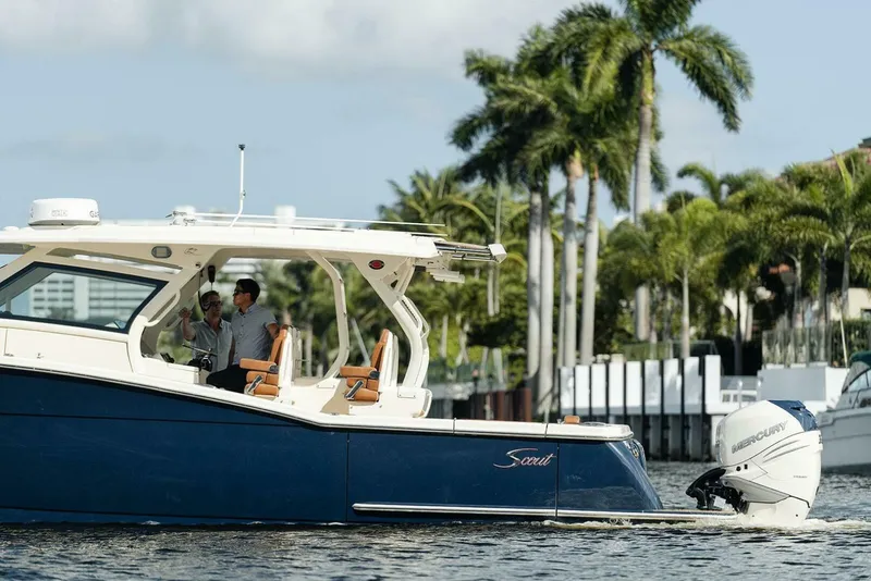 Slide: The Image of Scout 420 LXF 2020 - 2