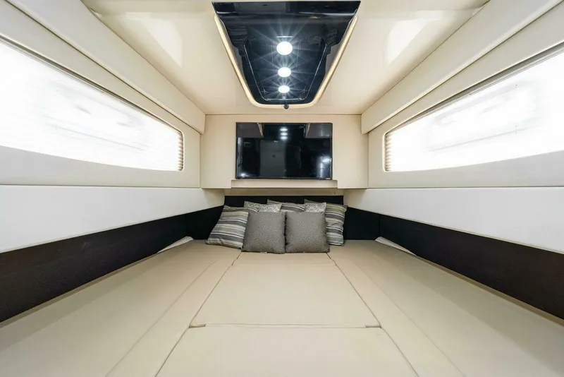 Slide: The Image of Scout 420 LXF 2020 - 23