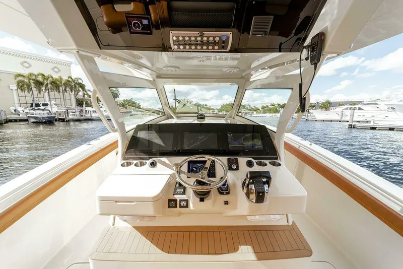 Slide: The Image of Scout 420 LXF 2020 - 58