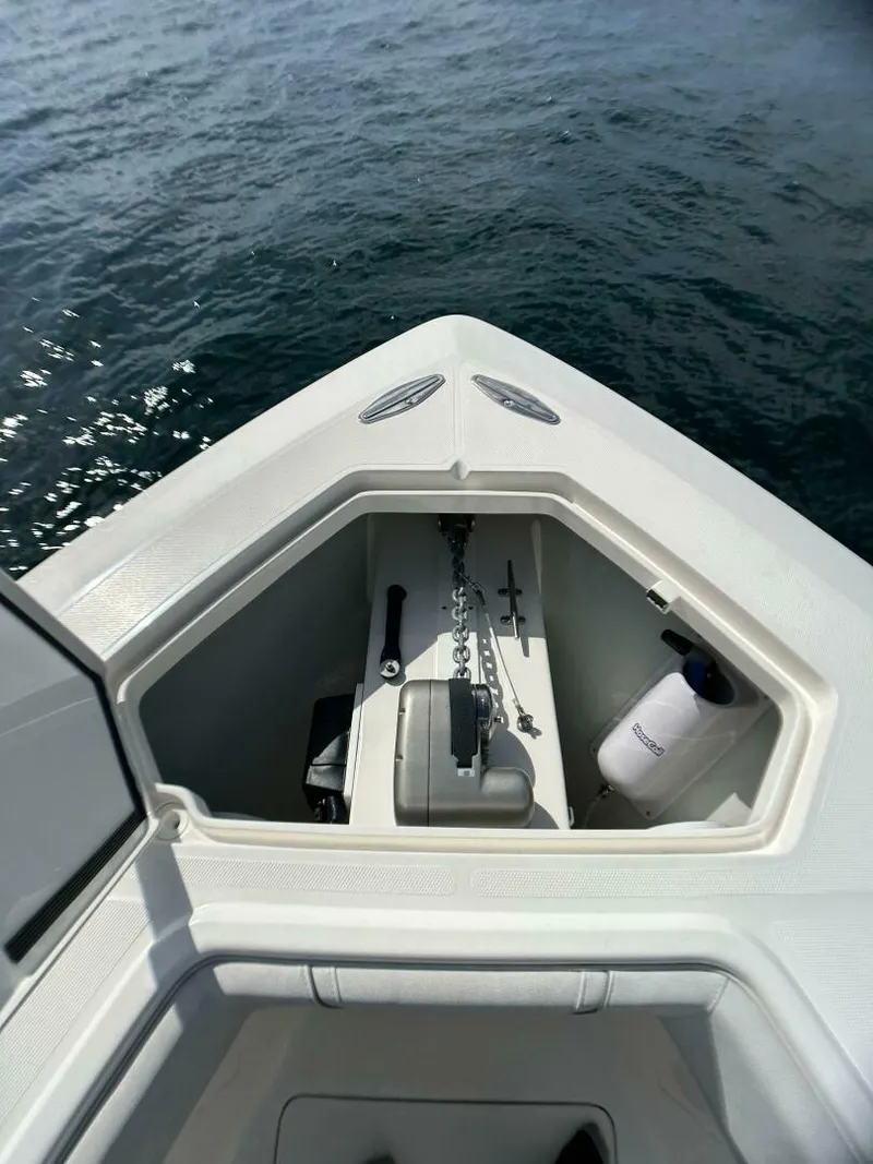 Slide: The Image of SeaVee 390z Center Console 2022 - 21