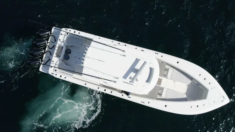 Slide: The Image of SeaVee 390z Center Console 2022 - 31