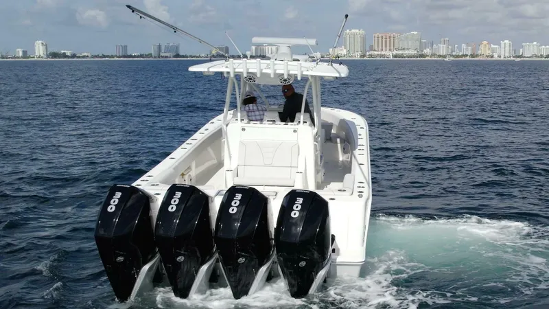 Slide: The Image of SeaVee 390z Center Console 2022 - 33