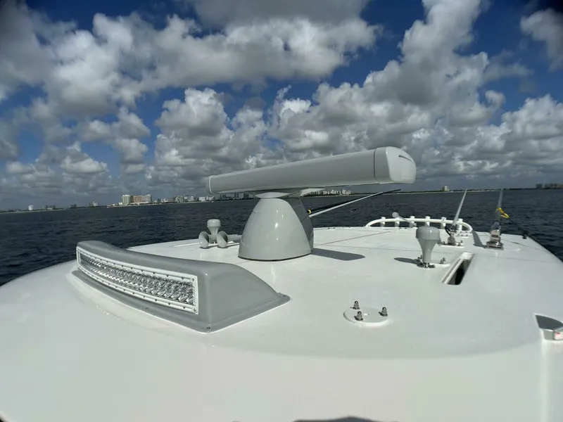 Slide: The Image of SeaVee 390z Center Console 2022 - 6