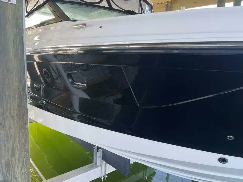 Slide: The Image of Sea Ray SLX 400 2022 - 21