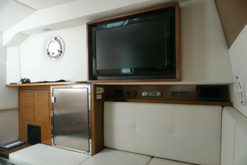 Slide: The Image of Cruisers 328 BR 2015 - 4