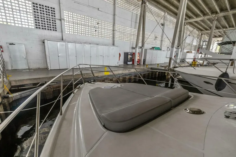 Slide: The Image of Azimut 55 flybridge 2005 - 9