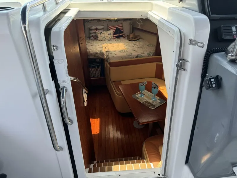 Slide: The Image of Tiara 3100 Open 2000 - 21