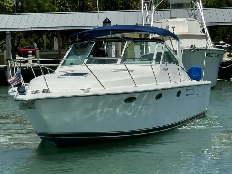 Slide: The Image of Tiara 3100 Open 2000 - 24