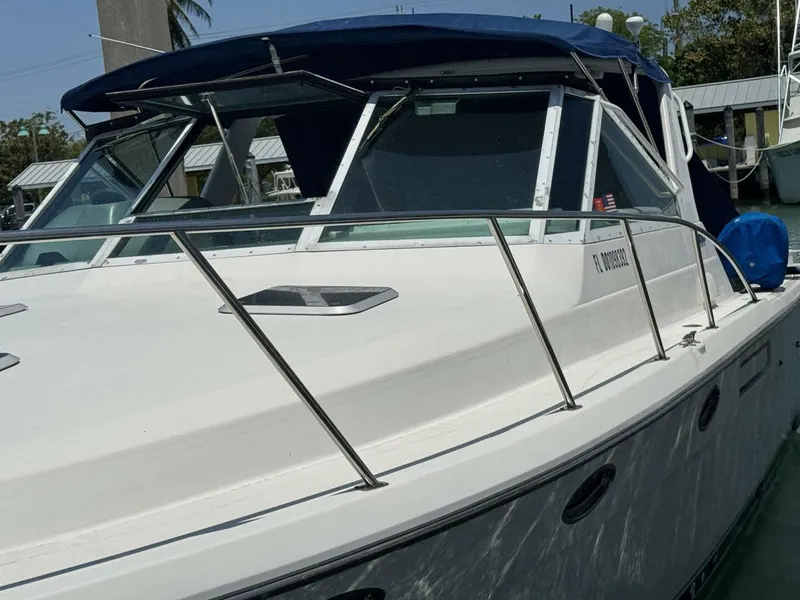 Slide: The Image of Tiara 3100 Open 2000 - 29