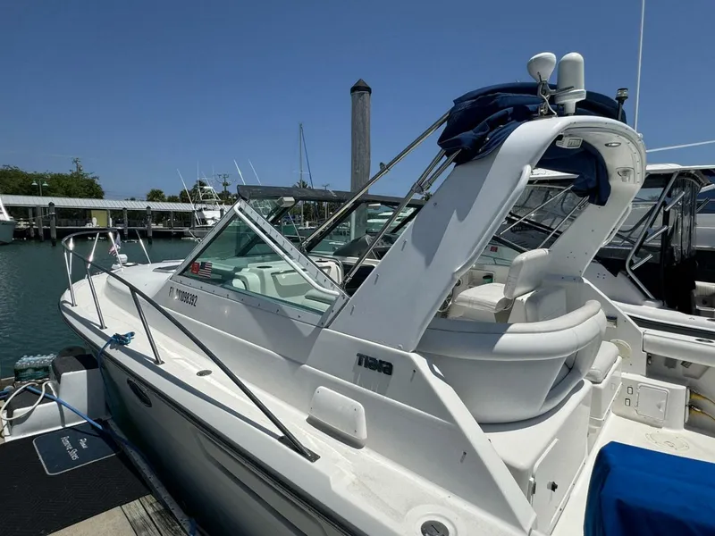 Slide: The Image of Tiara 3100 Open 2000 - 33