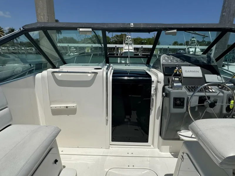 Slide: The Image of Tiara 3100 Open 2000 - 37