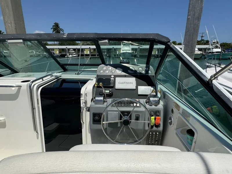 Slide: The Image of Tiara 3100 Open 2000 - 38