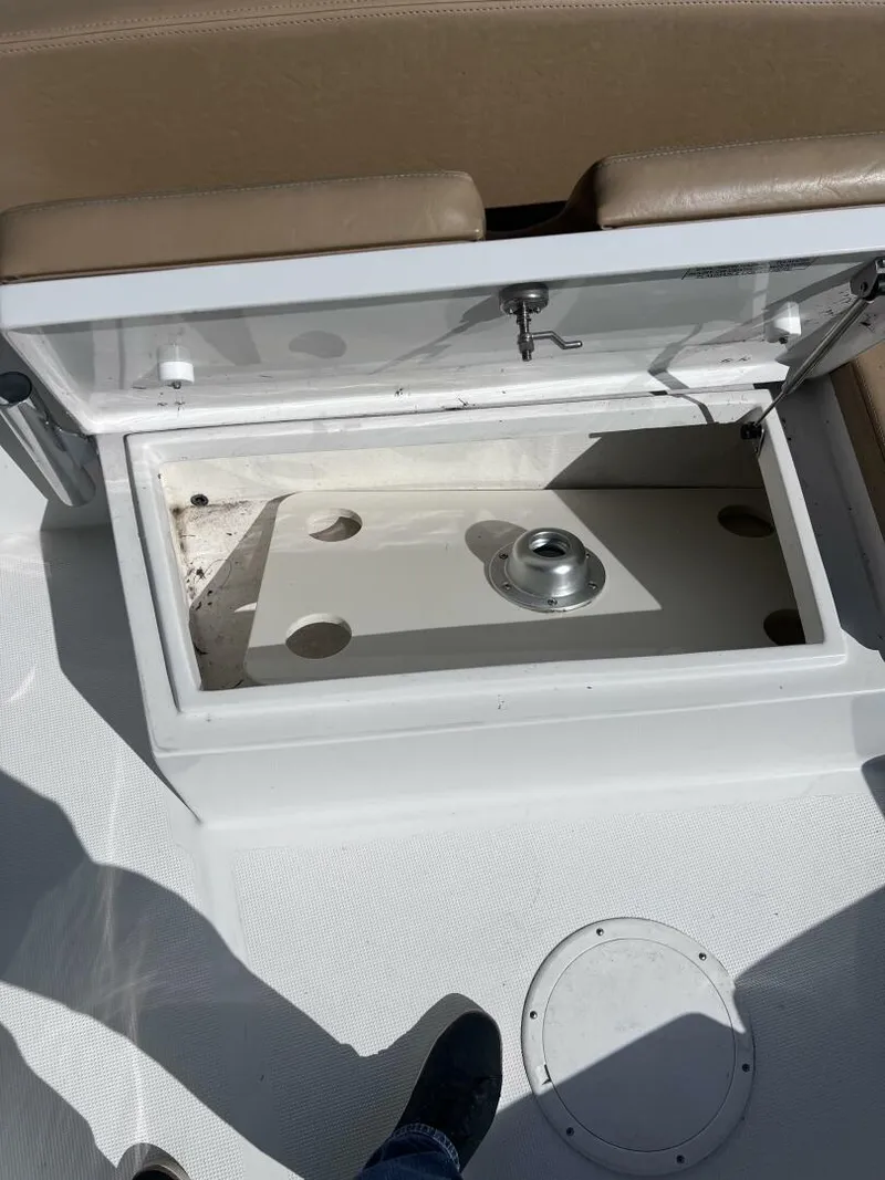 Slide: The Image of Dusky 278 CENTER CONSOLE 2022 - 8