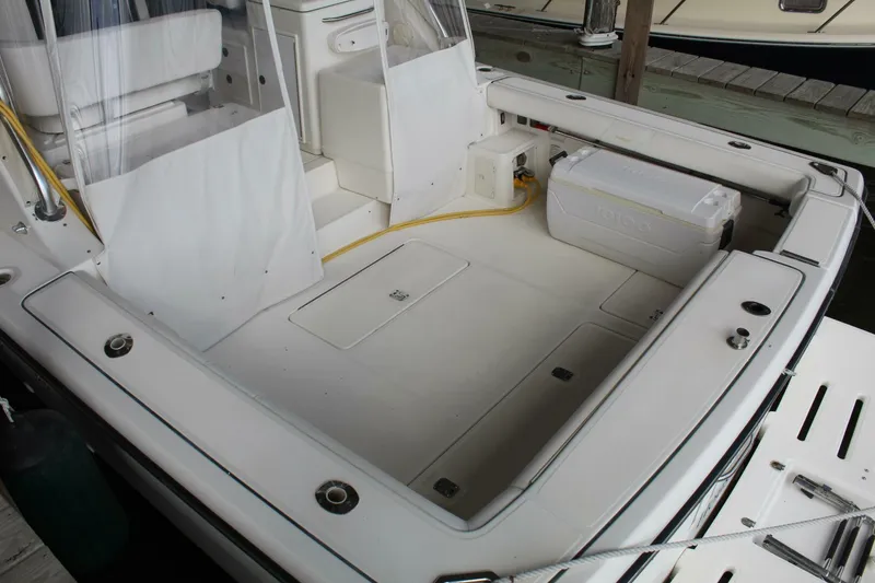 Slide: The Image of Pursuit 3400 Express 2001 - 25