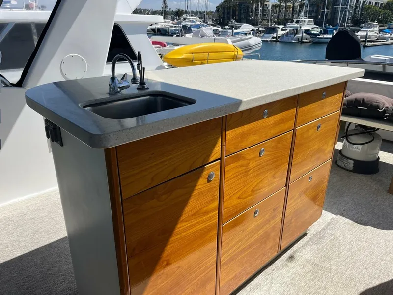 Slide: The Image of Hatteras 70' Cockpit Motor Yacht 1986 - 17