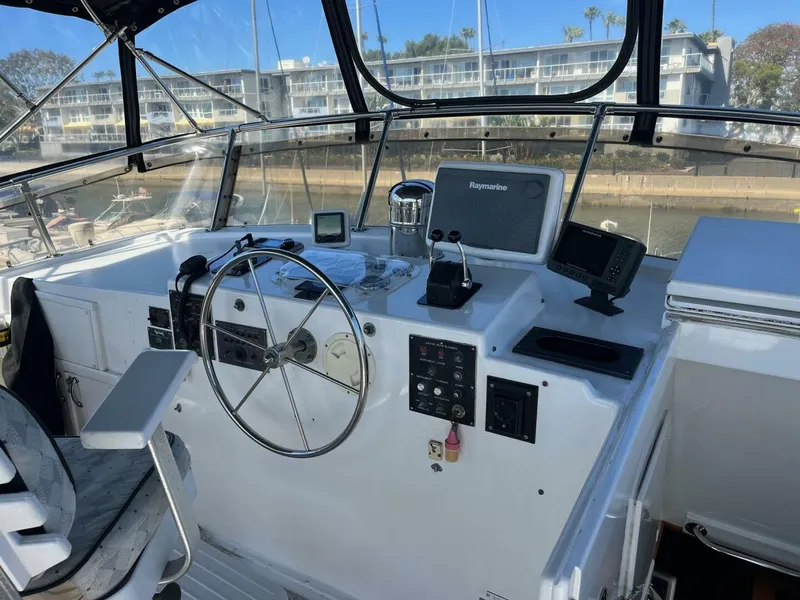 Slide: The Image of Hatteras 70' Cockpit Motor Yacht 1986 - 31