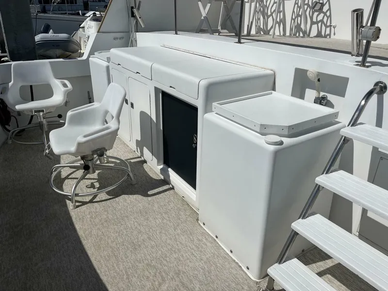 Slide: The Image of Hatteras 70' Cockpit Motor Yacht 1986 - 48