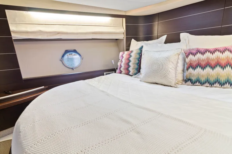 Slide: The Image of Azimut 68S 2009 - 20