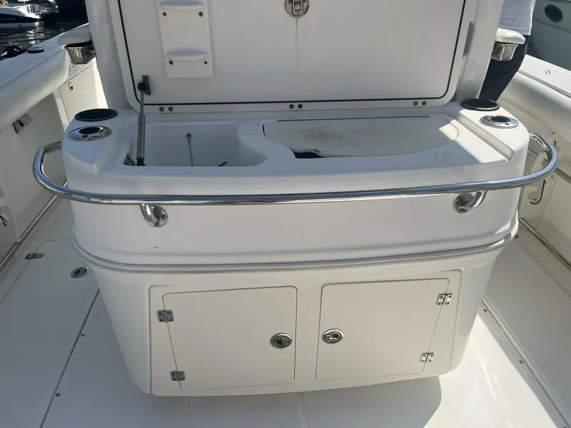 Slide: The Image of Boston Whaler 32 Outrage 2008 - 13