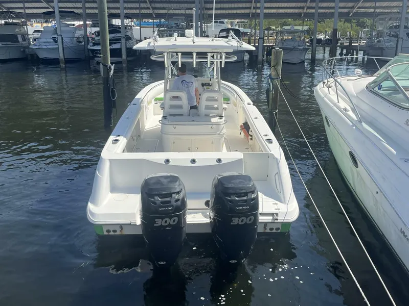 Slide: The Image of Boston Whaler 32 Outrage 2008 - 18