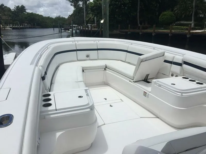 Slide: The Image of Intrepid 375 Center Console 2015 - 6