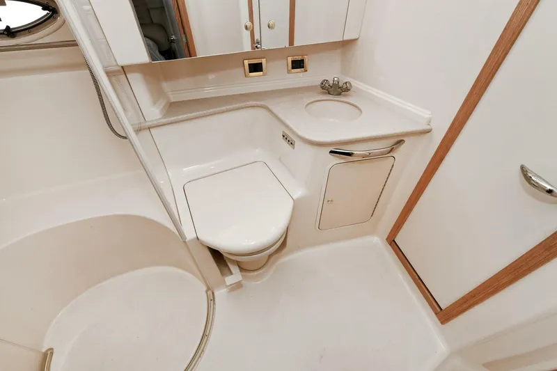 Slide: The Image of Sea Ray 460 Sundancer 2000 - 32