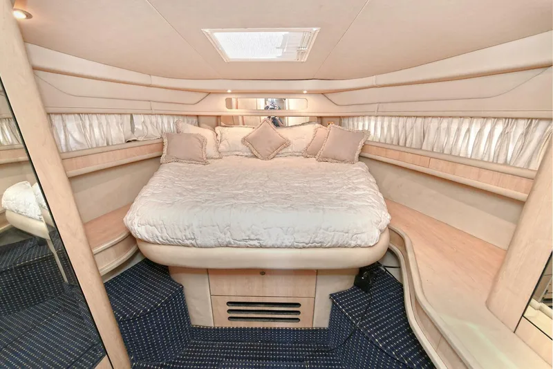 Slide: The Image of Sea Ray 460 Sundancer 2000 - 37