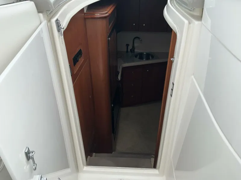 Slide: The Image of Cruisers Yachts 35 Express 2002 - 10