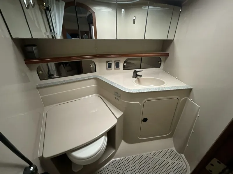 Slide: The Image of Cruisers Yachts 35 Express 2002 - 19