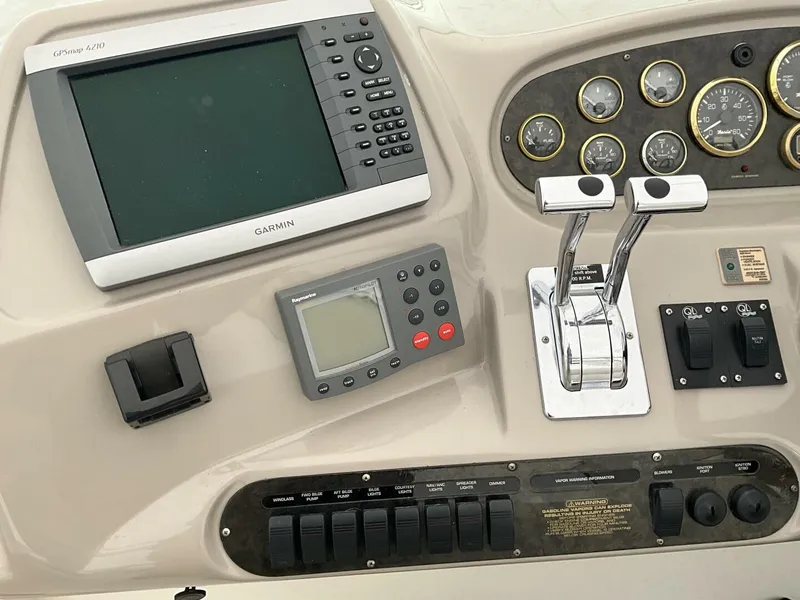 Slide: The Image of Cruisers Yachts 35 Express 2002 - 2
