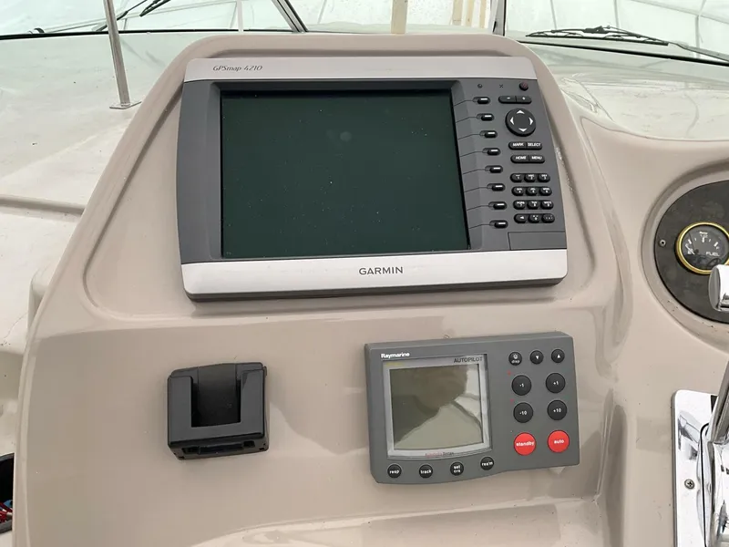 Slide: The Image of Cruisers Yachts 35 Express 2002 - 4