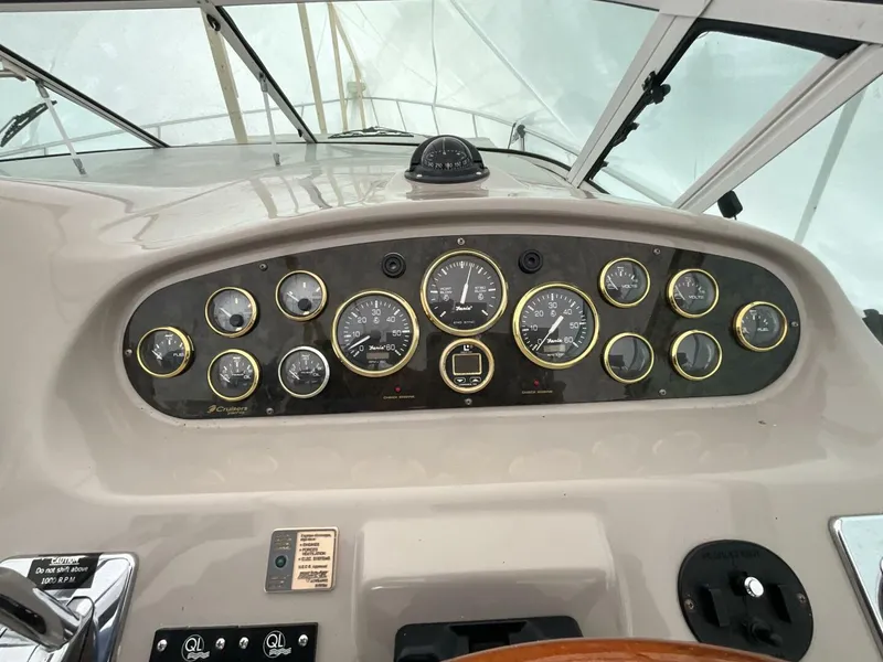 Slide: The Image of Cruisers Yachts 35 Express 2002 - 6