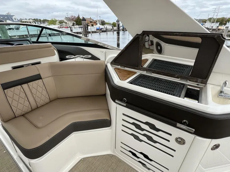 Slide: The Image of Sea Ray 310 SLX 2018 - 10