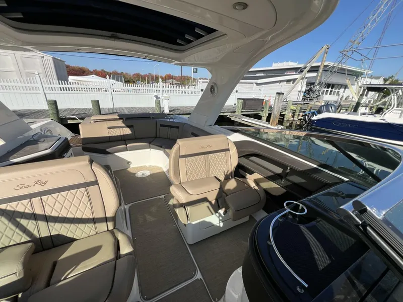 Slide: The Image of Sea Ray 310 SLX 2018 - 14